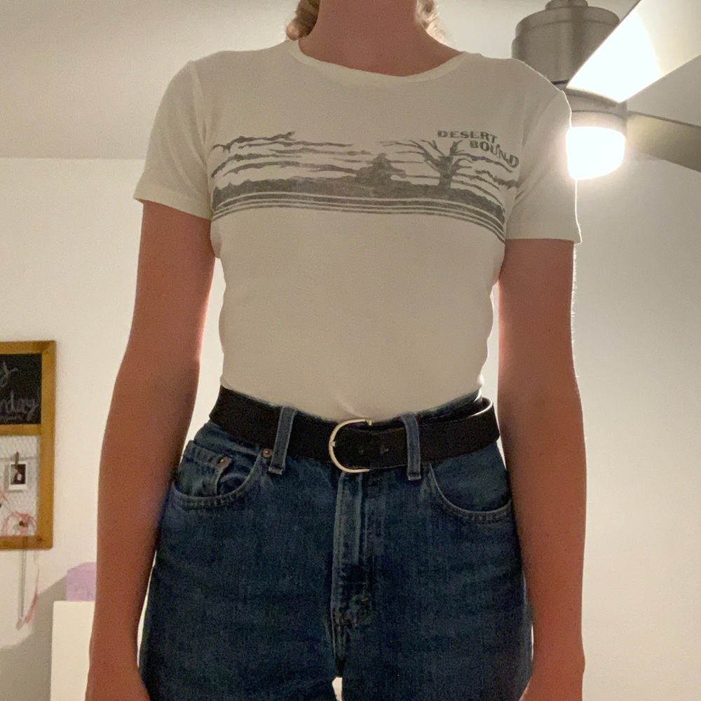 Cropped graphic tee.